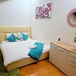 Apartmán Matilda Old Town With Free 2 Car Parking *