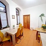 Matilda Old Town With Free 2 Car Parking Apartmán