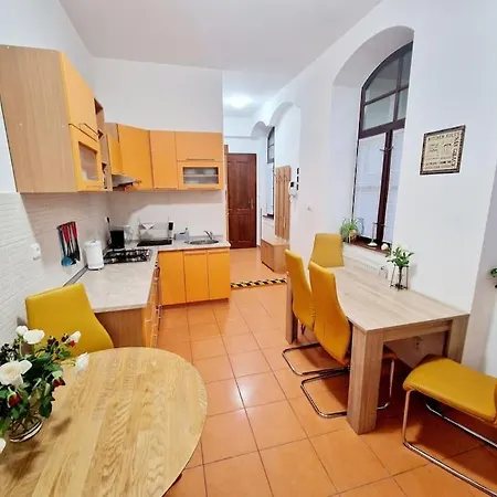 Matilda Old Town With Free 2 Car Parking